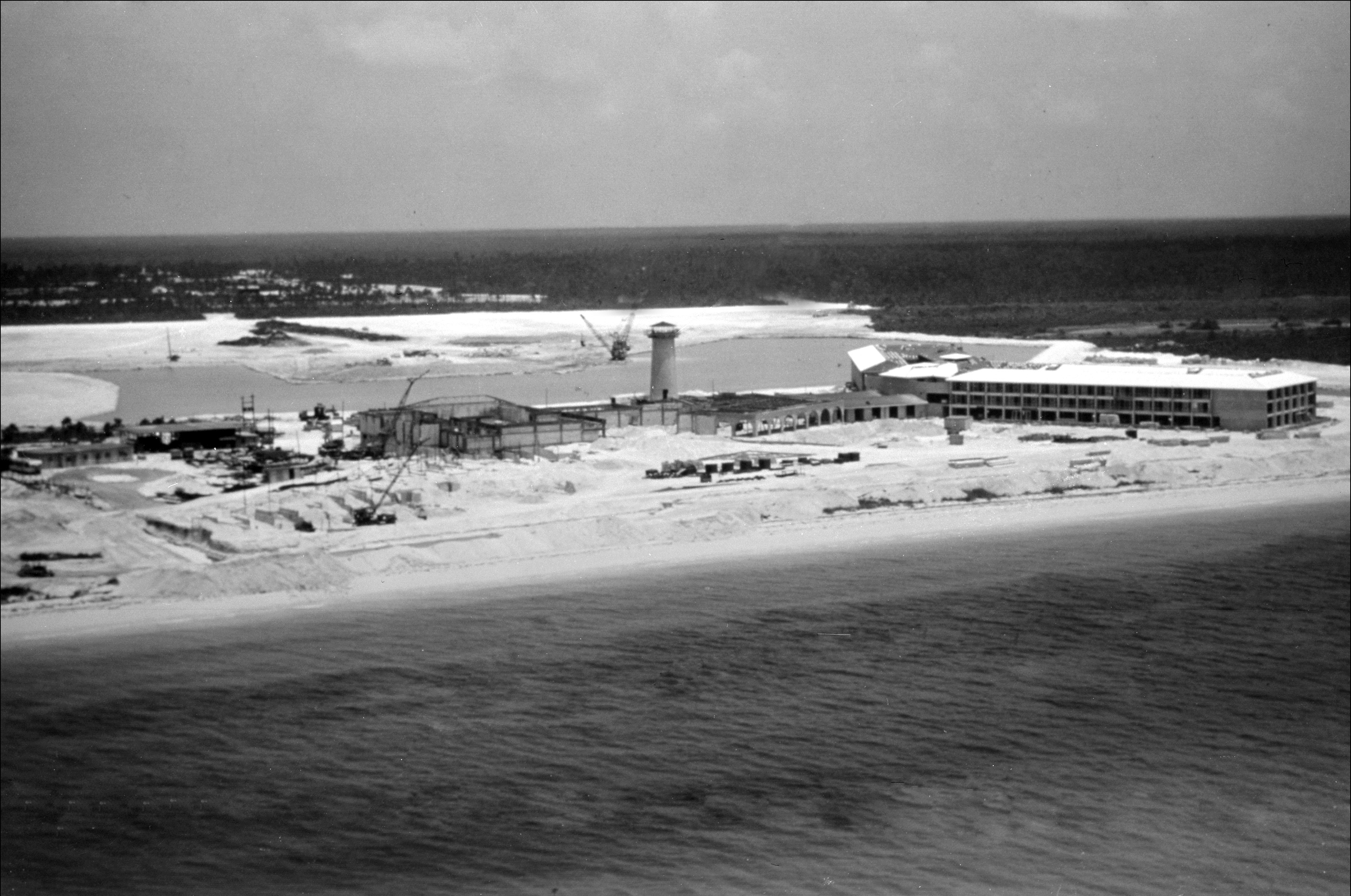 Lucayan Beach Hotel