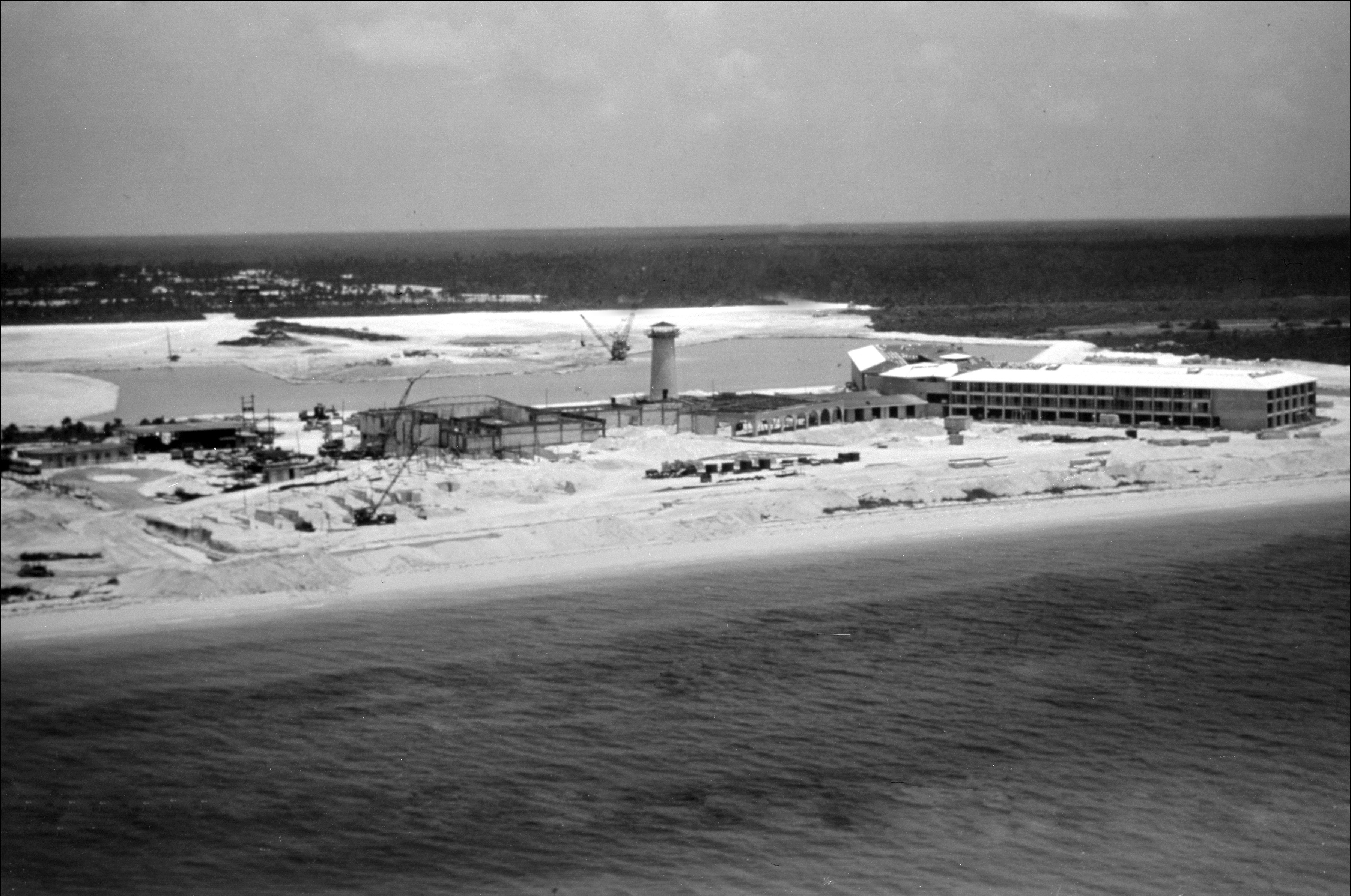 Lucayan Beach Hotel