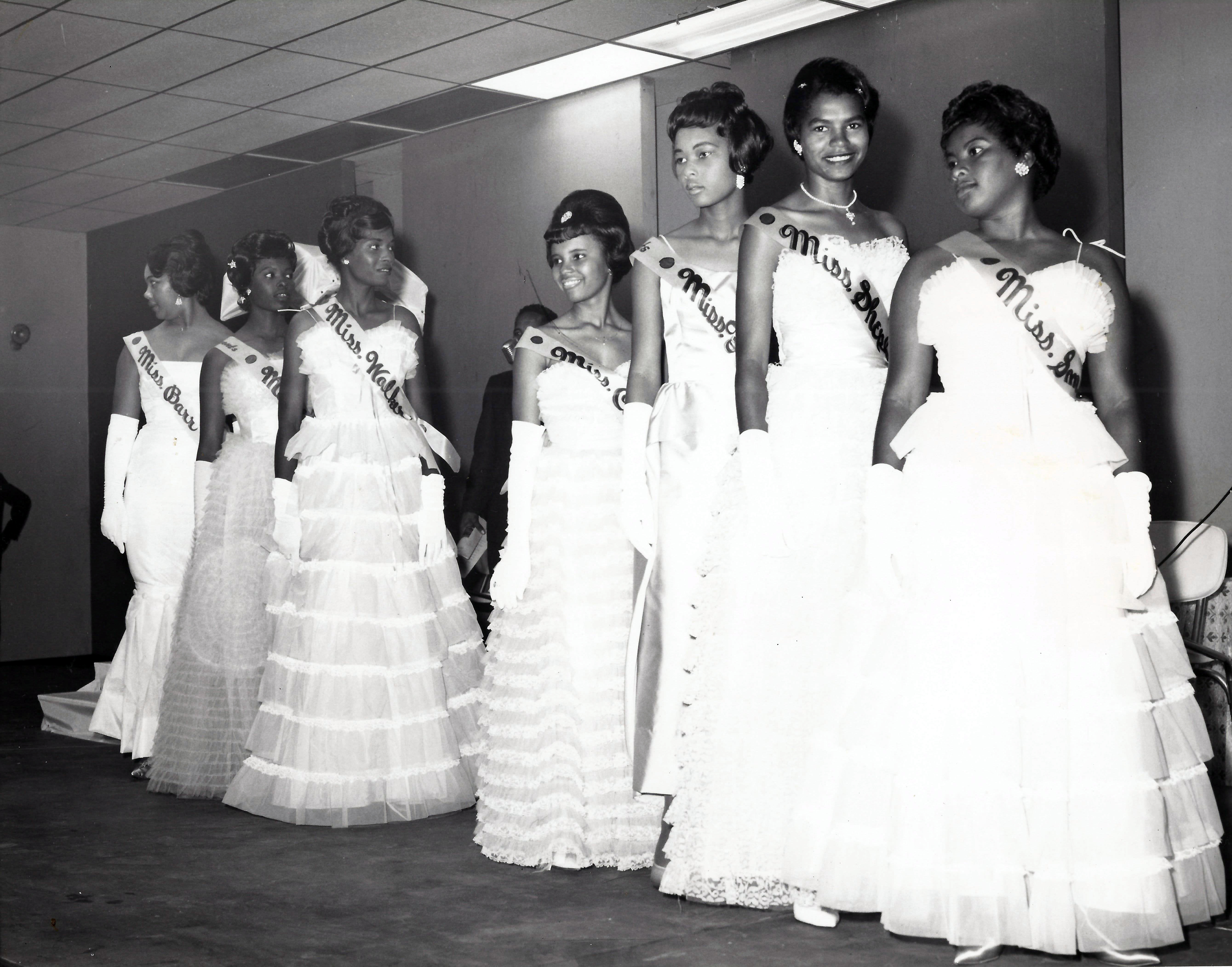 Beauty pageant contestants, 1960's