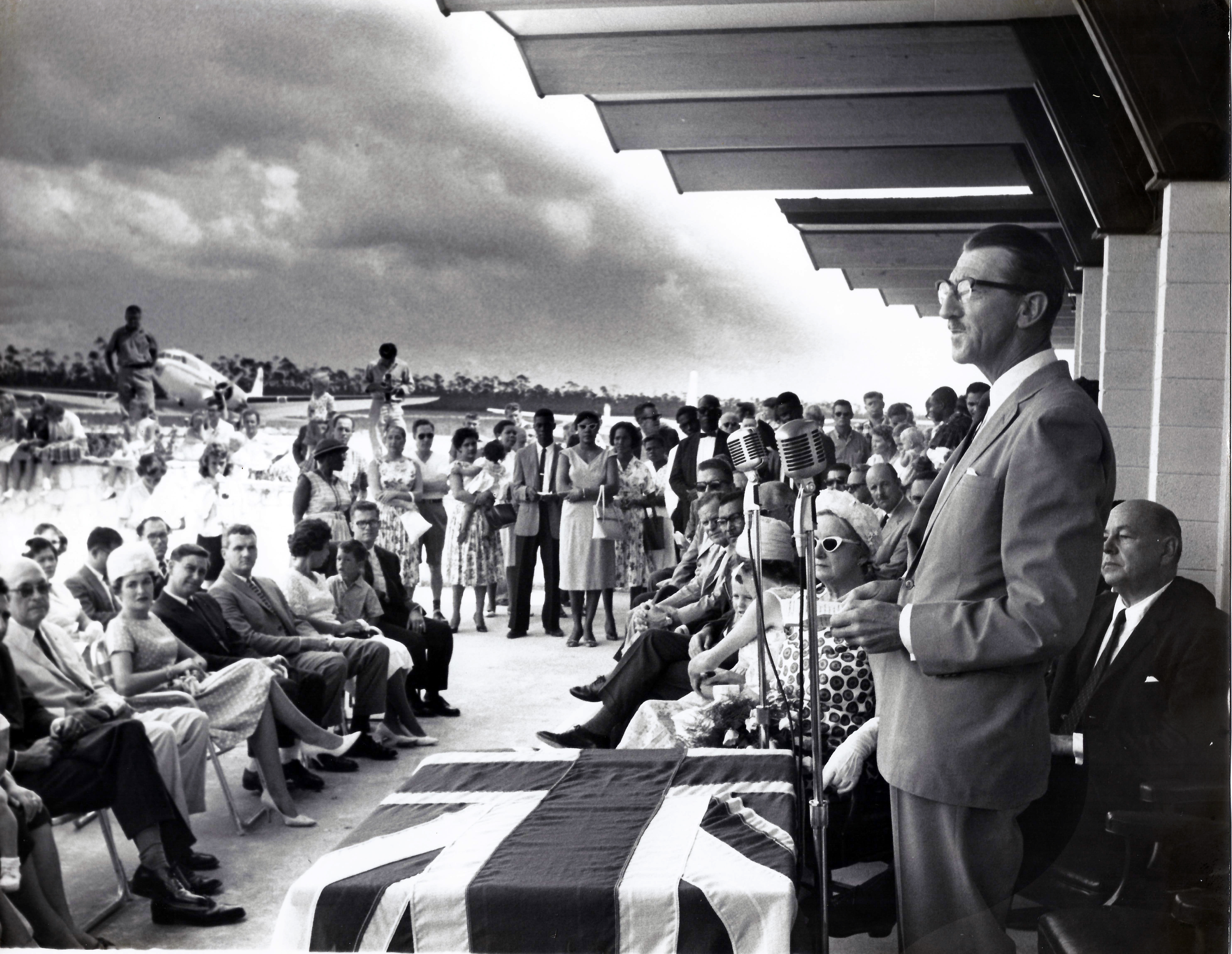 Lord Ranfurly speaking at the dedication of the Freeport Airport